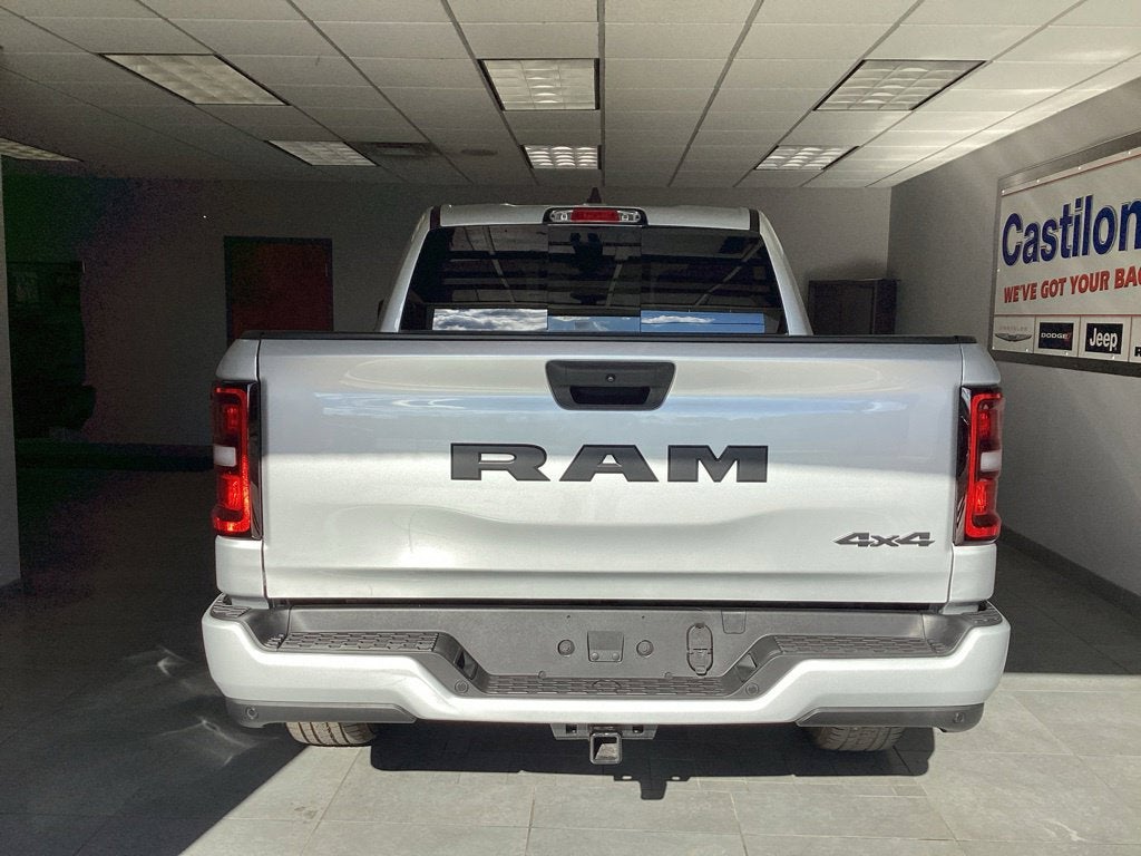 2026 RAM Ram 1500 RAM 1500 EXPRESS CREW CAB 4X4 5'7' BOX