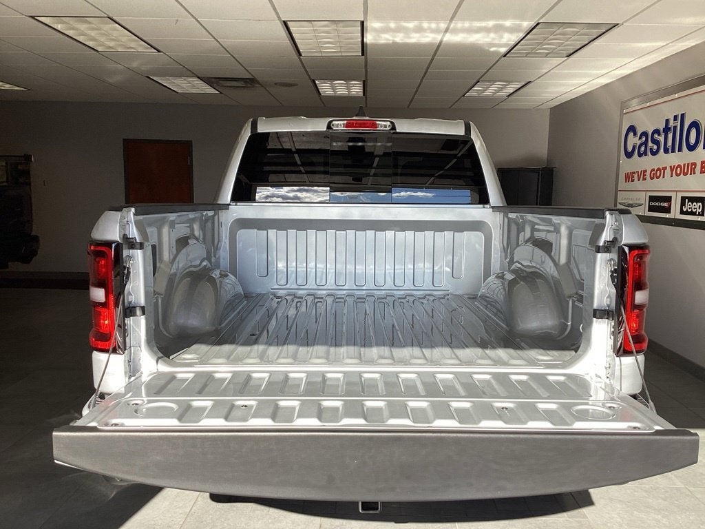 2026 RAM Ram 1500 RAM 1500 EXPRESS CREW CAB 4X4 5'7' BOX