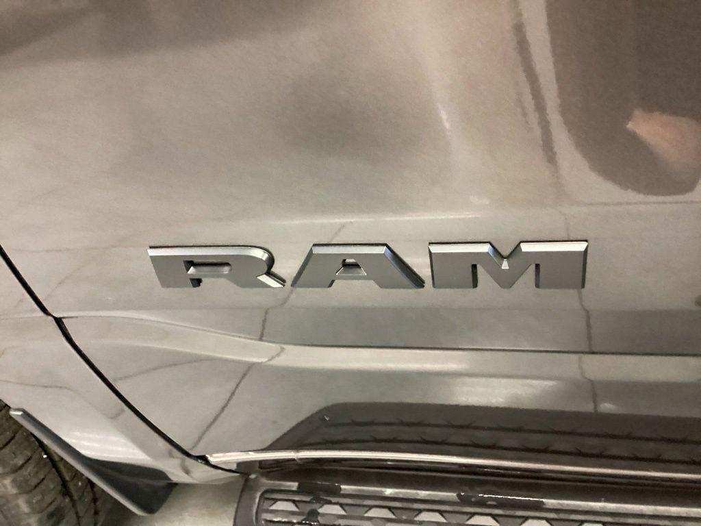 2026 RAM 1500 RAM 1500 EXPRESS CREW CAB 4X4 5'7' BOX