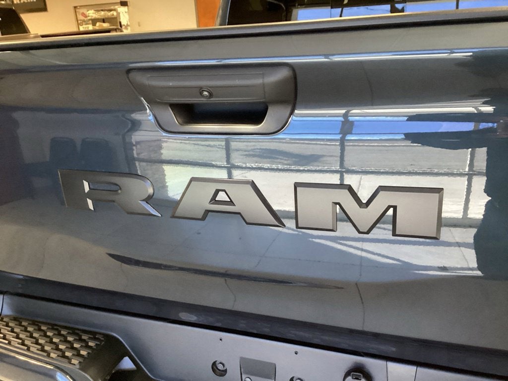 2027 RAM Ram 1500 RAM 1500 EXPRESS CREW CAB 4X4 5'7' BOX