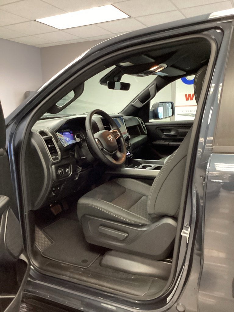2027 RAM Ram 1500 RAM 1500 EXPRESS CREW CAB 4X4 5'7' BOX