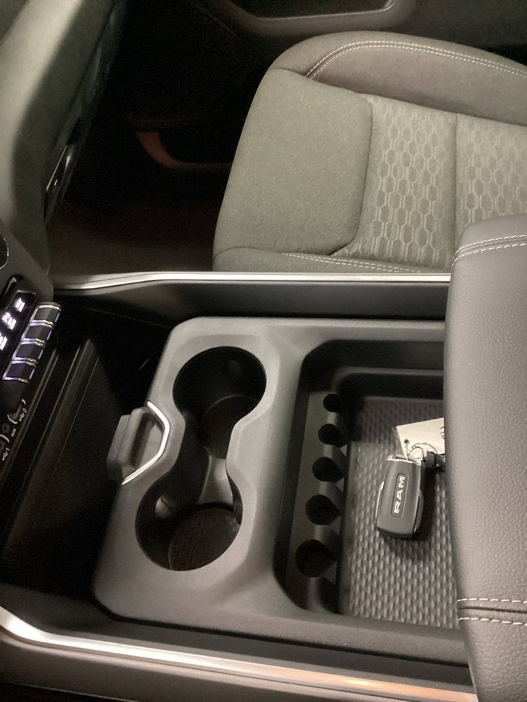 2027 RAM Ram 1500 RAM 1500 EXPRESS CREW CAB 4X4 5'7' BOX