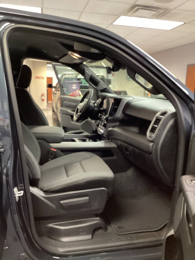 2027 RAM Ram 1500 RAM 1500 EXPRESS CREW CAB 4X4 5'7' BOX
