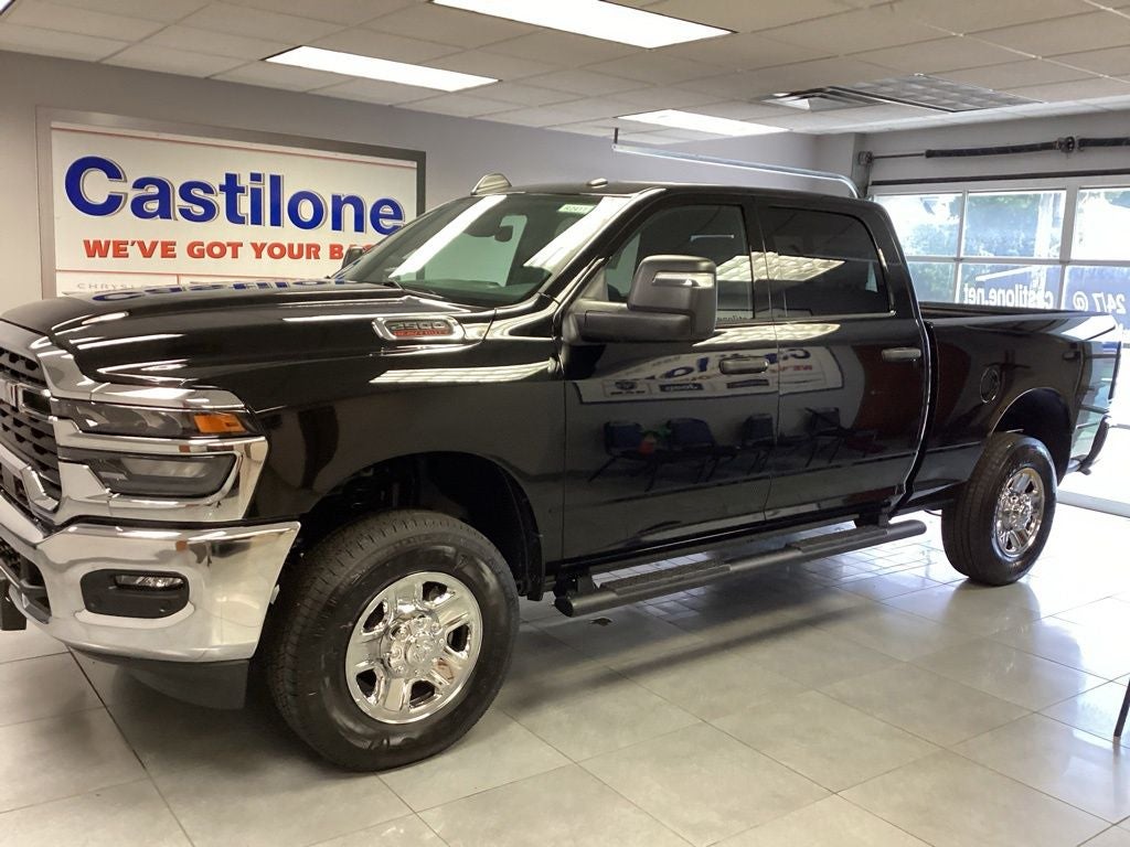 2026 RAM 2500 RAM 2500 TRADESMAN CREW CAB 4X4 6'4' BOX
