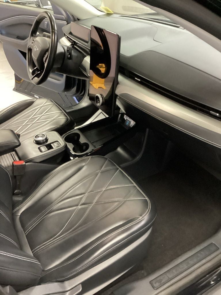 2022 Ford Mustang Mach-E Select