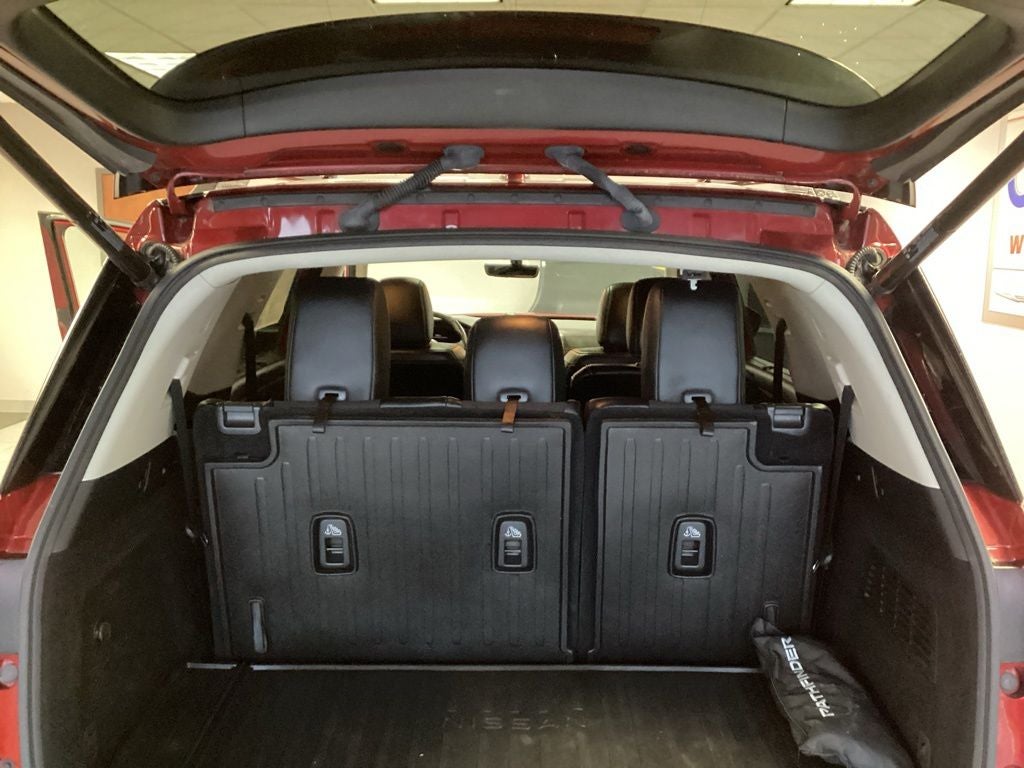 2023 Nissan Pathfinder Platinum 4WD
