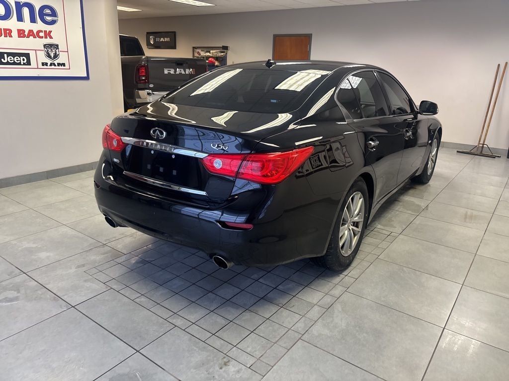 2017 INFINITI Q50 2.0t Base