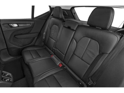 2023 Volvo XC40 B4 Ultimate Dark Theme