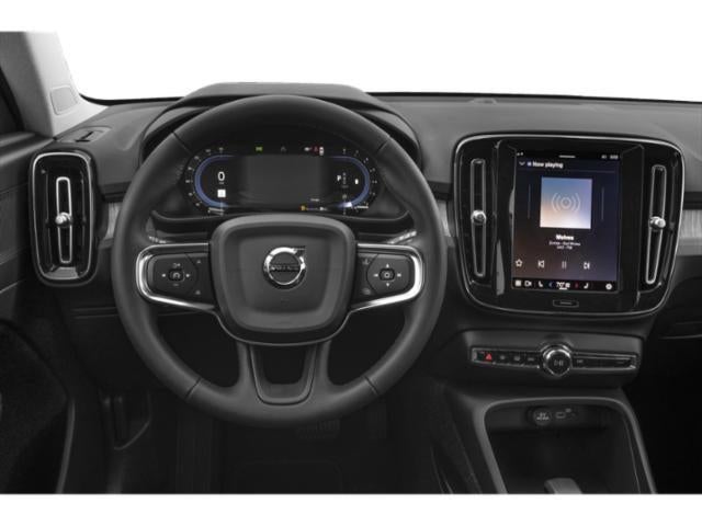 2023 Volvo XC40 B4 Ultimate Dark Theme