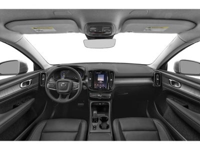 2023 Volvo XC40 B4 Ultimate Dark Theme