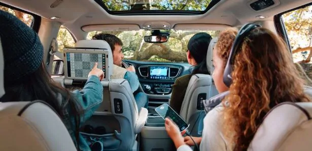 Uconnect | Castilone Chrysler-Dodge-Jeep in Batavia NY